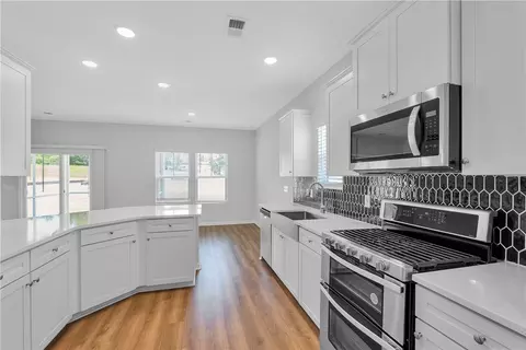 101 Brown Cir, Easley, SC 29642 photo 9