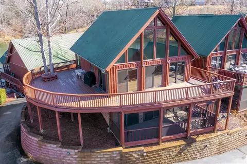 161 Harbour Point Cir, Six Mile, SC 29682