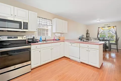 Kitchen - 1253 Simms School Rd, Central, SC 29630 photo 4 of 4