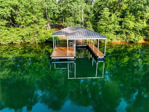 1114 Little River Dr, Seneca, SC 29672