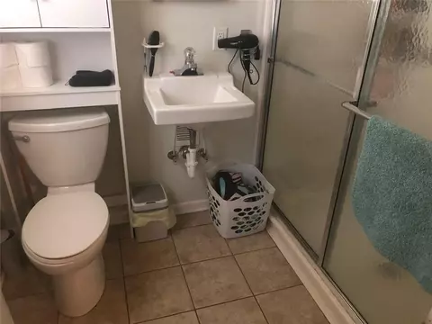 Bath - 111 Kitty Corner Cir, Iva, SC 29655 photo 2 of 2