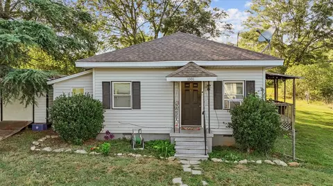 1301 Mckelvy Rd, Fountain Inn, SC 29644