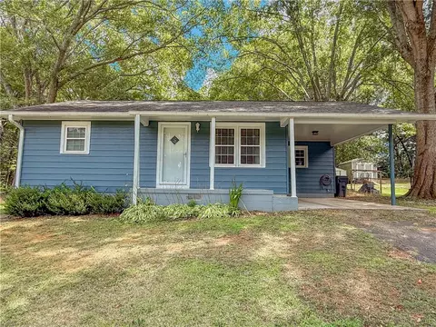 112 Cedar St, Westminster, SC 29693