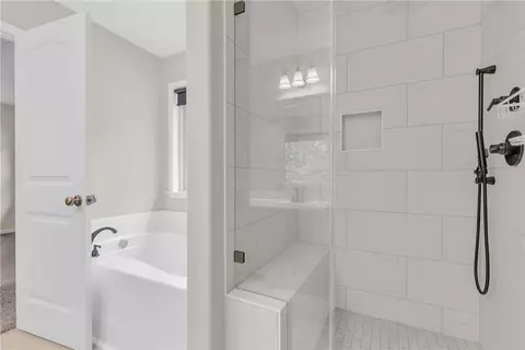 Bath - 413 Oak Ridge Pl, Easley, SC 29642 photo 2 of 3