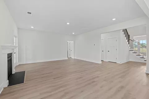 Living - 209 Summerall Ln, Seneca, SC 29678 photo 3 of 5