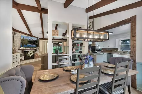 Dining - 1402 Stonehurst Dr, Anderson, SC 29621 photo 2 of 2