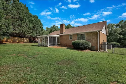 Exterior - 1402 Stonehurst Dr, Anderson, SC 29621 photo 5 of 6