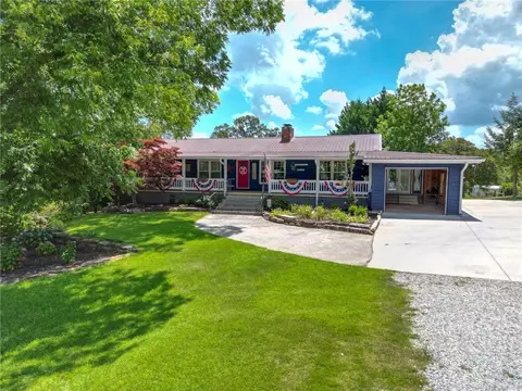 731 Christmas Tree Ln, Walhalla, SC 29691