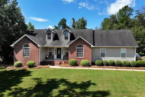 129 Ridgeland Dr, Six Mile, SC 29682