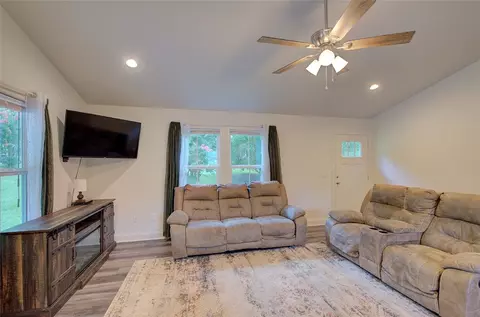 Living - 412 N Spring St, Walhalla, SC 29691 photo 2 of 5