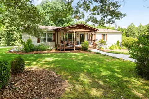 909 White Cut Rd, Walhalla, SC 29691