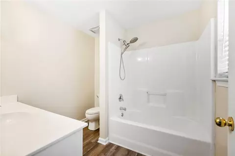 Bath - 7 Four Leaf Ct, Pelzer, SC 29669 photo 2 of 3