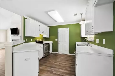 Kitchen - 7 Four Leaf Ct, Pelzer, SC 29669 photo 1 of 3