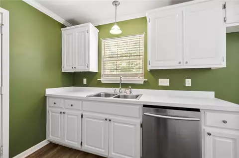 Kitchen - 7 Four Leaf Ct, Pelzer, SC 29669 photo 2 of 3