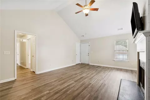 Living - 7 Four Leaf Ct, Pelzer, SC 29669 photo 3 of 3