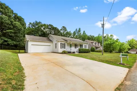 Exterior - 7 Four Leaf Ct, Pelzer, SC 29669 photo 5 of 9