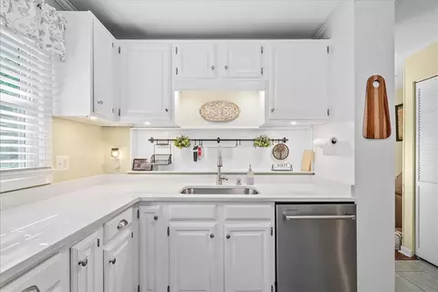 Kitchen - 319 Woodland Cir, Pendleton, SC 29670 photo 3 of 3