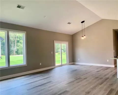 105 Stephens Rd, Pendleton, SC 29670 photo 2