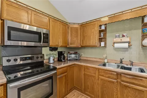 Kitchen - 105 Flagstone Dr, Easley, SC 29642 photo 4 of 4