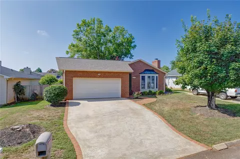 105 Flagstone Dr, Easley, SC 29642