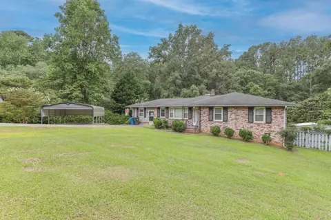 25 E Summit Dr, Ware Shoals, SC 29692 photo 2