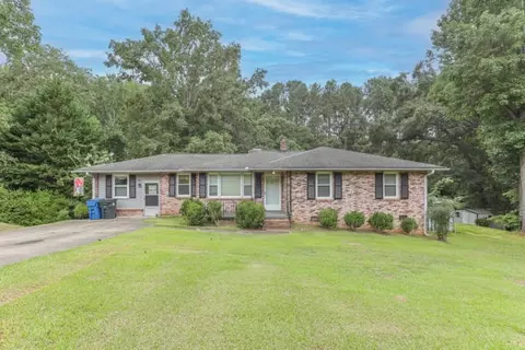 25 E Summit Dr, Ware Shoals, SC 29692