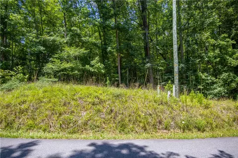132 E Avondale Dr, Westminster, SC 29693 photo 5