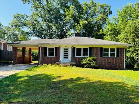 303 Whitehall Rd, Anderson, SC 29625