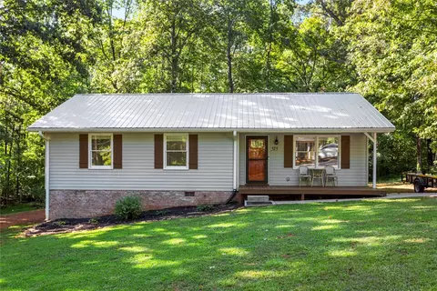 515 Hillside Dr, Walhalla, SC 29691
