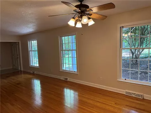 220 Camelot Rd, Clemson, SC 29631 photo 5