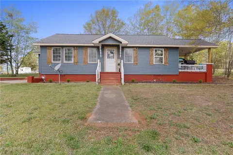 2012 Walhalla Hwy, Pickens, SC 29671