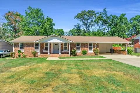 106 Bedford Dr, Taylors, SC 29687