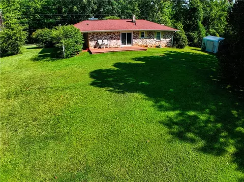 Exterior - 925 Robinhood Dr, Walhalla, SC 29691 photo 4 of 5