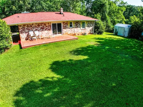 Exterior - 925 Robinhood Dr, Walhalla, SC 29691 photo 3 of 5