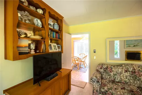 Living - 925 Robinhood Dr, Walhalla, SC 29691 photo 1 of 2