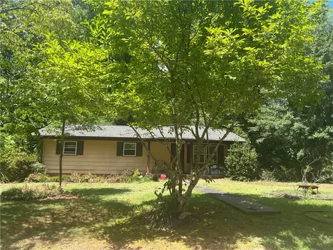 1037 S Greenwich Dr, Walhalla, SC 29691