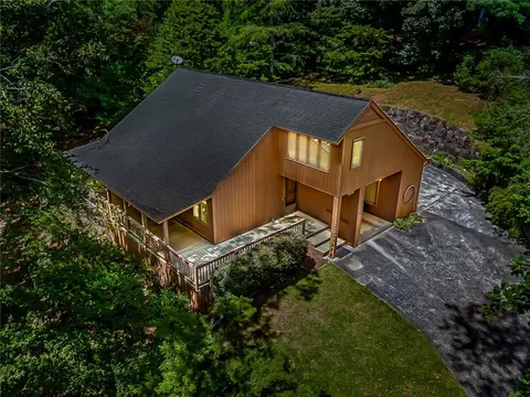 203 Tulip Dr, Walhalla, SC 29691