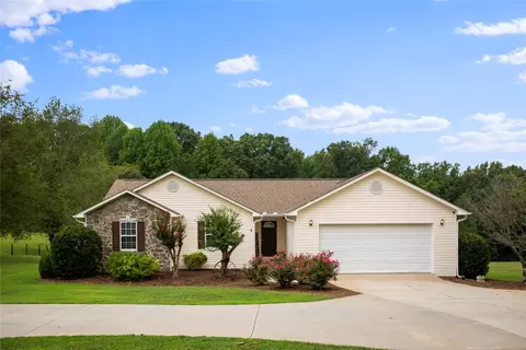 729 W Pine Grove Rd, Fair Play, SC 29643