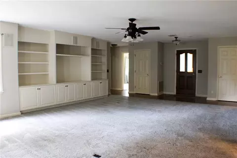 Living - 102 Hampton Rd, Liberty, SC 29657 photo 4 of 6