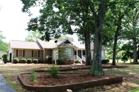 Exterior - 102 Hampton Rd, Liberty, SC 29657 photo 5 of 11