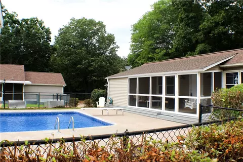 Exterior - 102 Hampton Rd, Liberty, SC 29657 photo 9 of 11