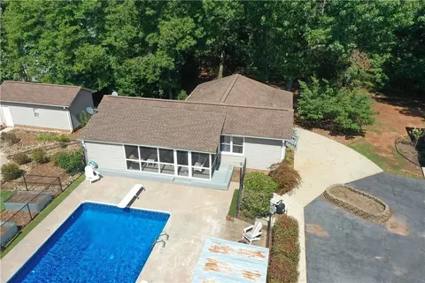 Exterior - 102 Hampton Rd, Liberty, SC 29657 photo 2 of 11