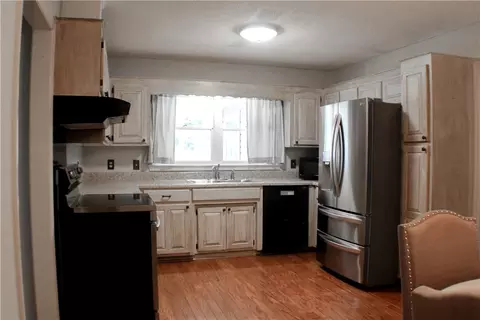Kitchen - 102 Hampton Rd, Liberty, SC 29657 photo 5 of 6