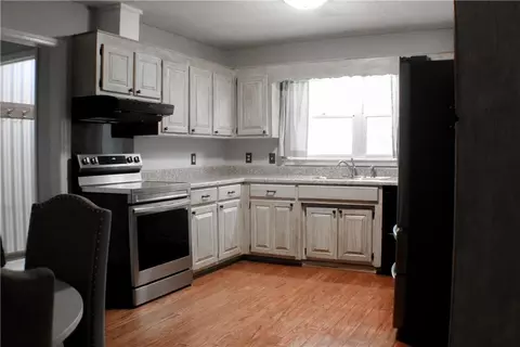 Kitchen - 102 Hampton Rd, Liberty, SC 29657 photo 4 of 6
