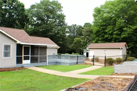 Exterior - 102 Hampton Rd, Liberty, SC 29657 photo 11 of 11