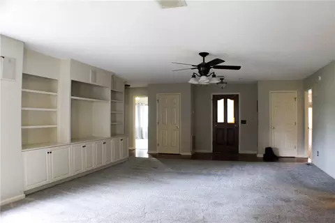 Living - 102 Hampton Rd, Liberty, SC 29657 photo 3 of 6