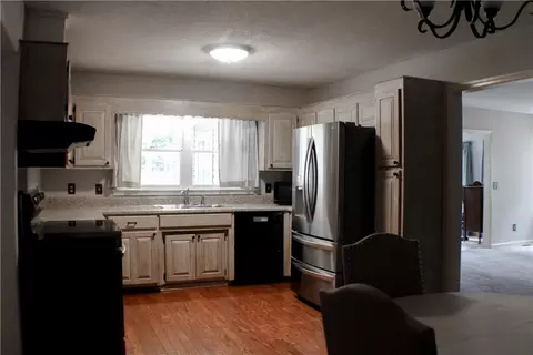 Kitchen - 102 Hampton Rd, Liberty, SC 29657 photo 3 of 6