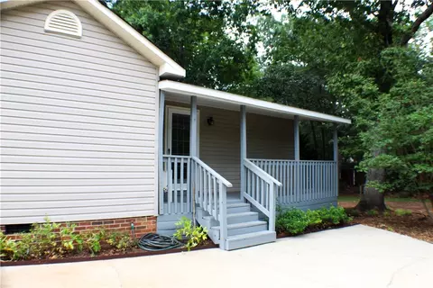 Exterior - 102 Hampton Rd, Liberty, SC 29657 photo 8 of 11