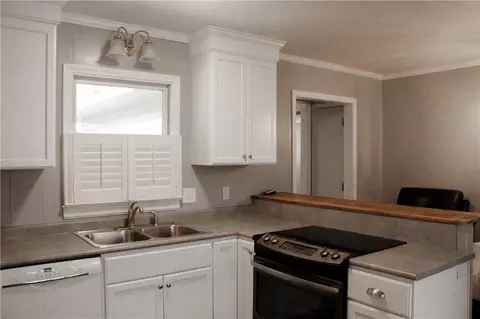 Kitchen - 102 Hampton Rd, Liberty, SC 29657 photo 1 of 6