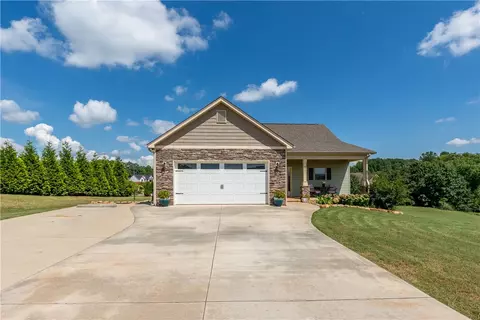 1907 Queen Dr, Walhalla, SC 29691 photo 1